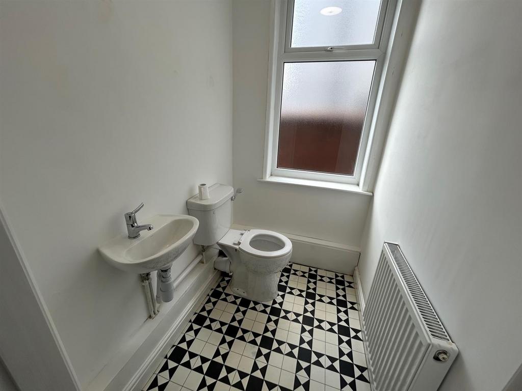 Downstairs WC.jpg