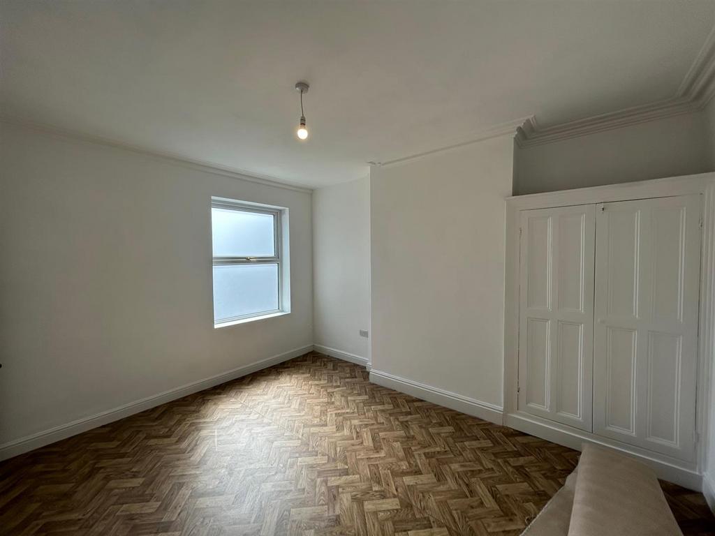 Bedroom2.jpg