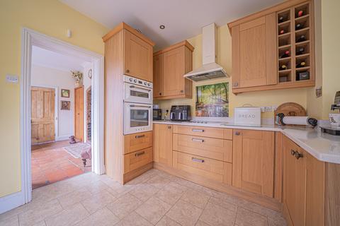 4 bedroom semi-detached house for sale, Knowle Wood Road, Dorridge, B93