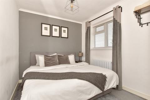 2 bedroom semi-detached house for sale, Barberry Avenue, Chatham ME5