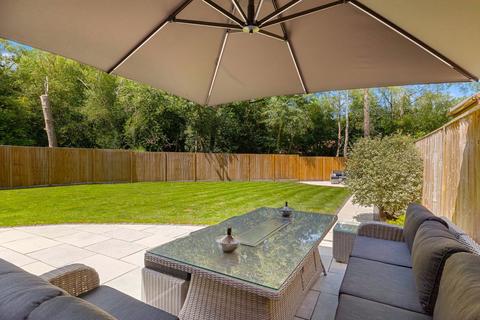 1 Booth Drive, Finchampstead, Wokingham, RG40 4HL