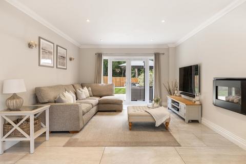 1 Booth Drive, Finchampstead, Wokingham, RG40 4HL