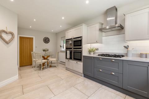 1 Booth Drive, Finchampstead, Wokingham, RG40 4HL