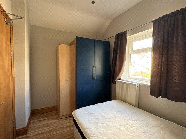 Apartment in Cardiff, Roath - View 3