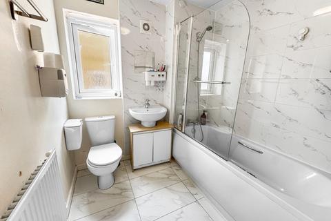 27 Blencarn Crescent, Seacroft, Leeds, LS14 6WT