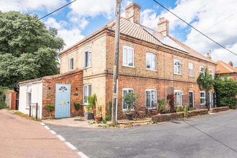 2 bedroom end of terrace house for sale, Beautifully Presented, Recently Modernised Home in Southrepps