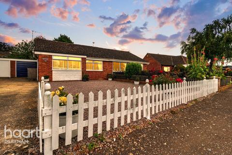 2 bedroom semi-detached bungalow for sale, Willow Close, Mattishall