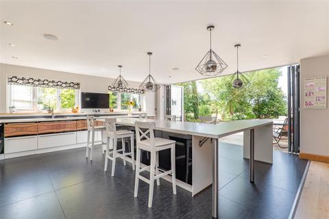 undefined, Marsh Lane, Preston PR4