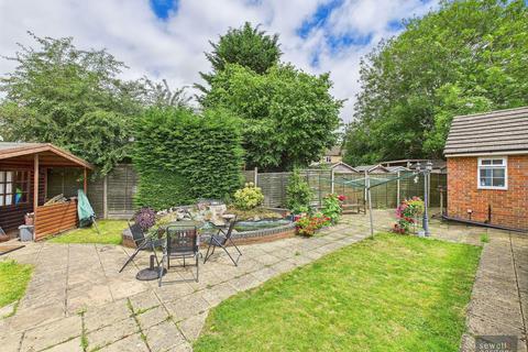 3 bedroom detached bungalow for sale, The Crescent, Croxley Green, Rickmansworth, WD3