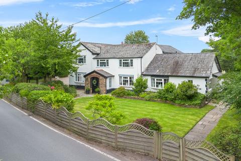 Smithy Lane, Croft, WA3
