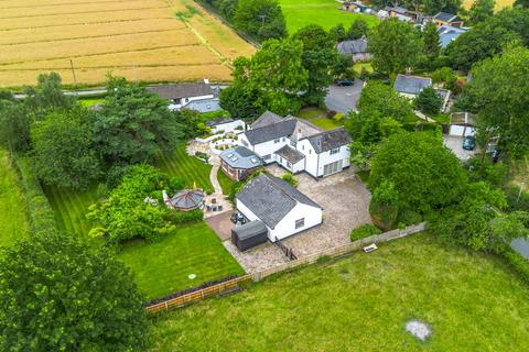 5 bedroom detached house for sale, Smithy Lane, Croft, WA3