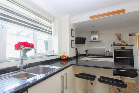 4 bedroom semi-detached house for sale, Chilvers Bank, Baldock, SG7