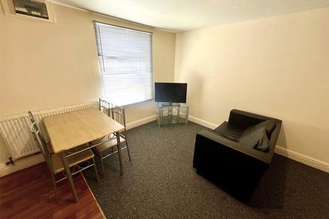 2 bedroom flat to rent, Wood Street, Northamptonshire NN16