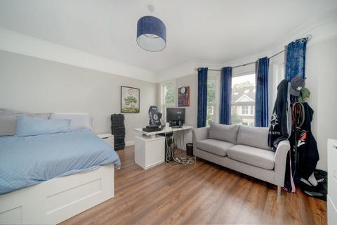 2 Eridge Road, London, W4 1BH