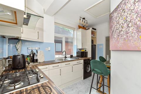 1a Compton Avenue, Romford, RM2 6ET