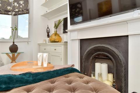 1a Compton Avenue, Romford, RM2 6ET