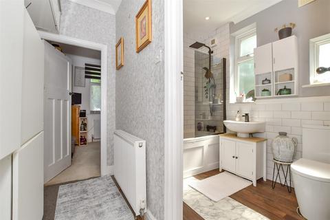 1a Compton Avenue, Romford, RM2 6ET