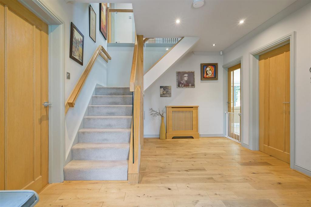 20 Oakley Wood Drive 4.jpg