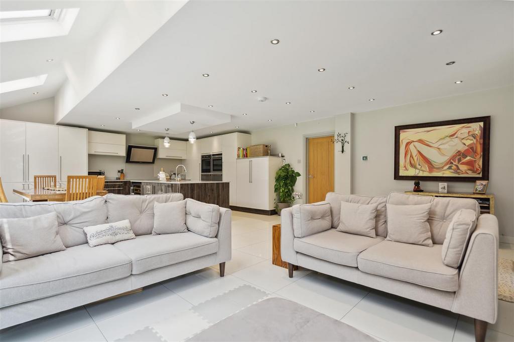 20 Oakley Wood Drive 13.jpg