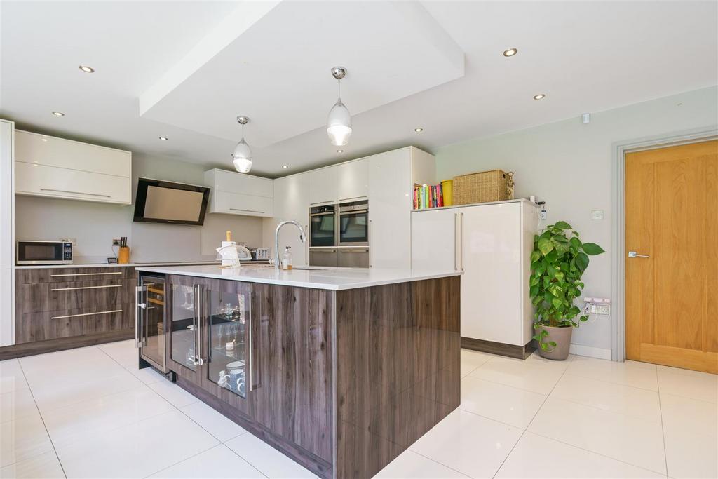 20 Oakley Wood Drive 7.jpg