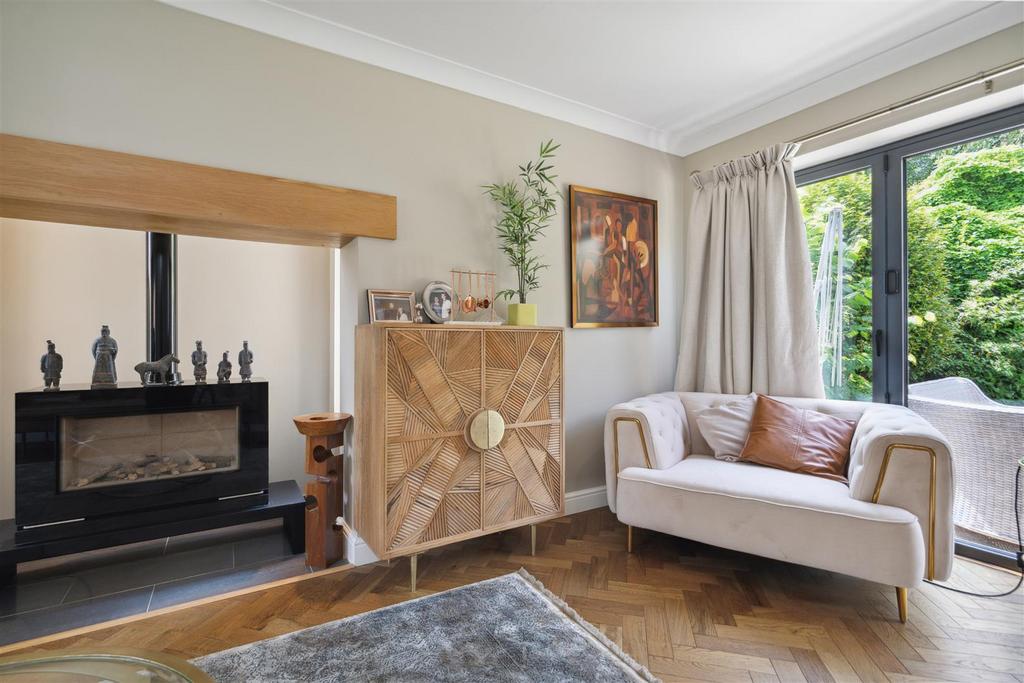 20 Oakley Wood Drive 20.jpg