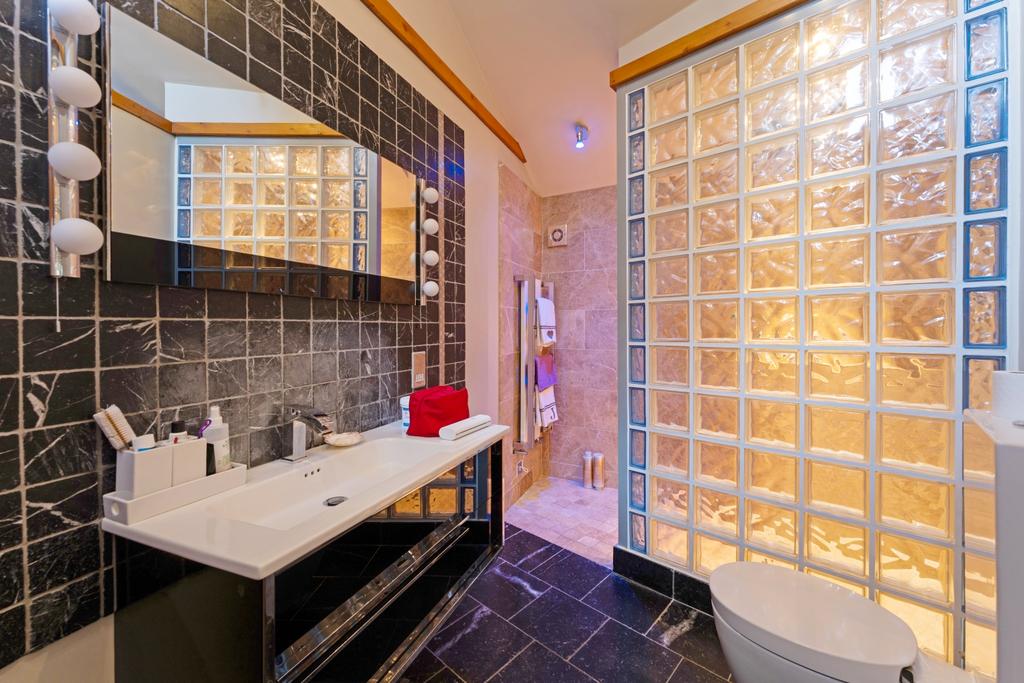 En Suite Shower