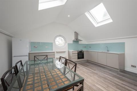 3 bedroom apartment for sale, Fortune Green Road, West Hampstead NW6