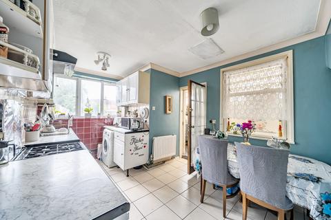 110 County Road, Swindon, SN1 2EP