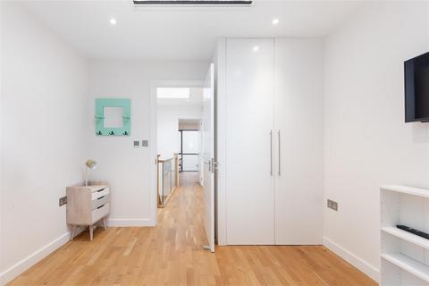 2 bedroom mews for sale, Rose Joan Mews, West Hampstead NW6