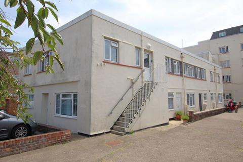 2 bedroom flat for sale, Oulton Hall., Marine Parade East, Clacton on Sea, CO15