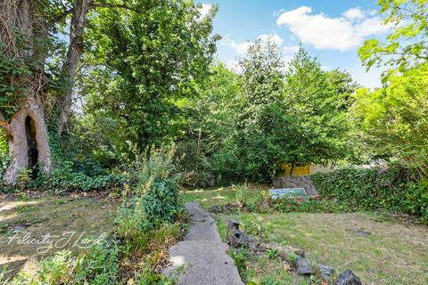 1 bedroom apartment for sale, Glenluce Road, London