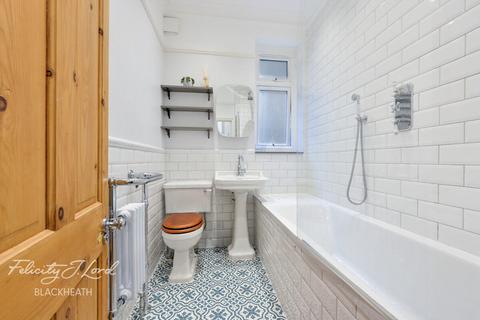 1 bedroom apartment for sale, Glenluce Road, London