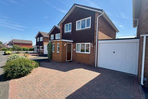 3 bedroom link detached house for sale, 6 Hazel Gardens, Codsall, Wolverhampton