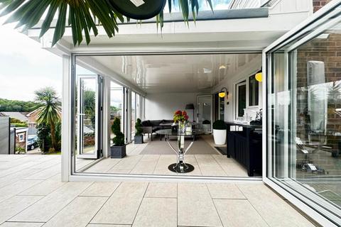 undefined, Glyn Rohsen, Cardiff