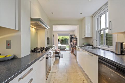 2 bedroom terraced house for sale, Avenue Road, Hampton