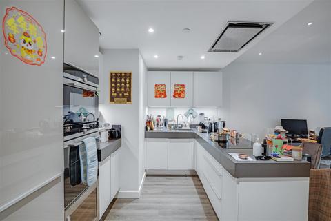 2 bedroom flat for sale, Canter Way, London