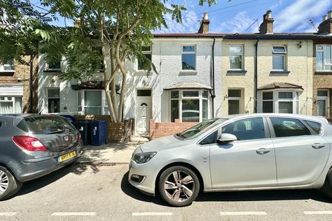 Grosvenor Road, Hanwell, W7 1HP
