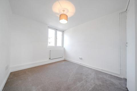 3 bedroom flat for sale, Winterfold Close, London, SW19