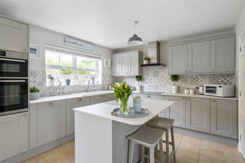 22 Castell Close, Hilperton, Trowbridge, BA14 7UJ