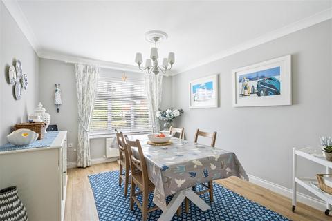 22 Castell Close, Hilperton, Trowbridge, BA14 7UJ