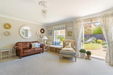 22 Castell Close, Hilperton, Trowbridge, BA14 7UJ