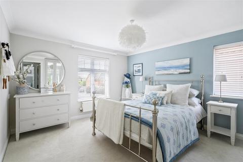 22 Castell Close, Hilperton, Trowbridge, BA14 7UJ