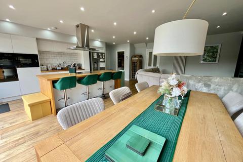 4 bedroom semi-detached house for sale, Parrs Wood Road, Didsbury, Manchester, M20