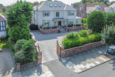 6 bedroom detached house to rent, Waterloo Road, Southport PR8