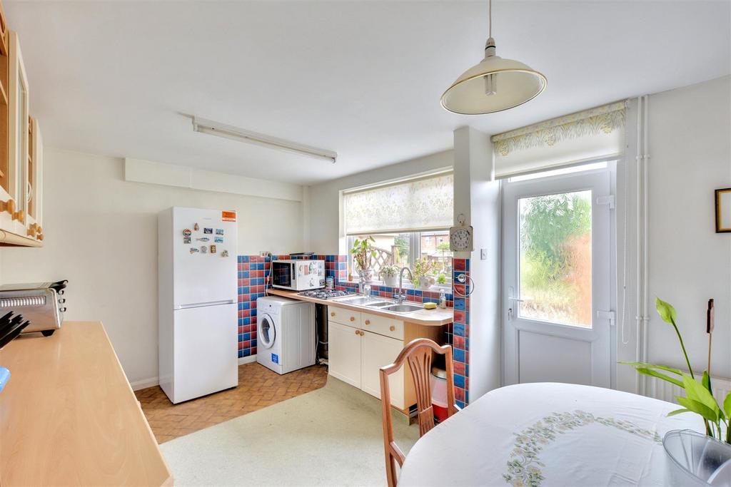 Kitchen 1.jpeg