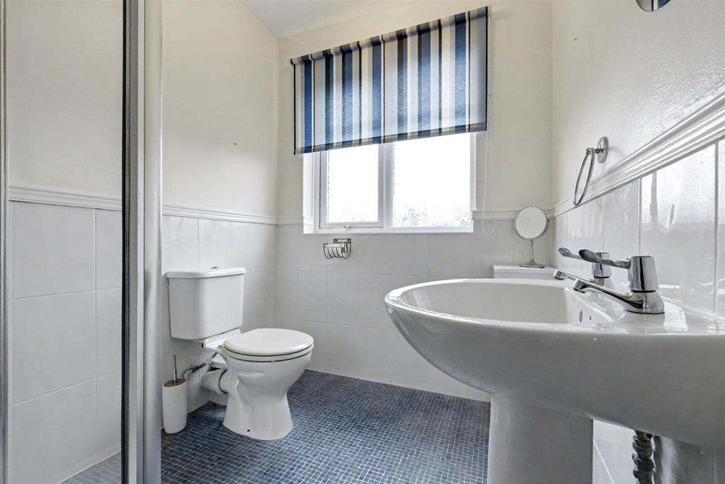 Bathroom 1.jpeg