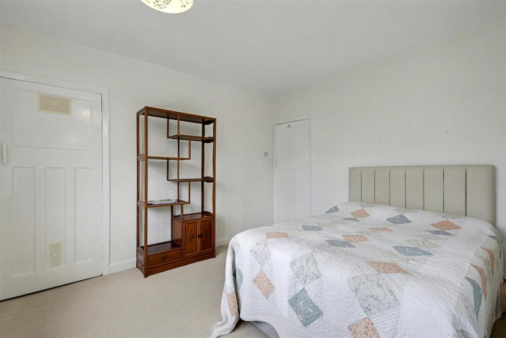 Bedroom 1 3.jpeg
