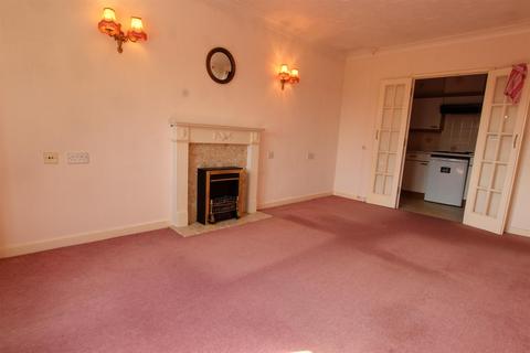 2 bedroom flat for sale, Haldenby Court, West End, Swanland HU14