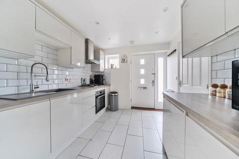 39 Englefield Way, Basingstoke, RG24 9SF