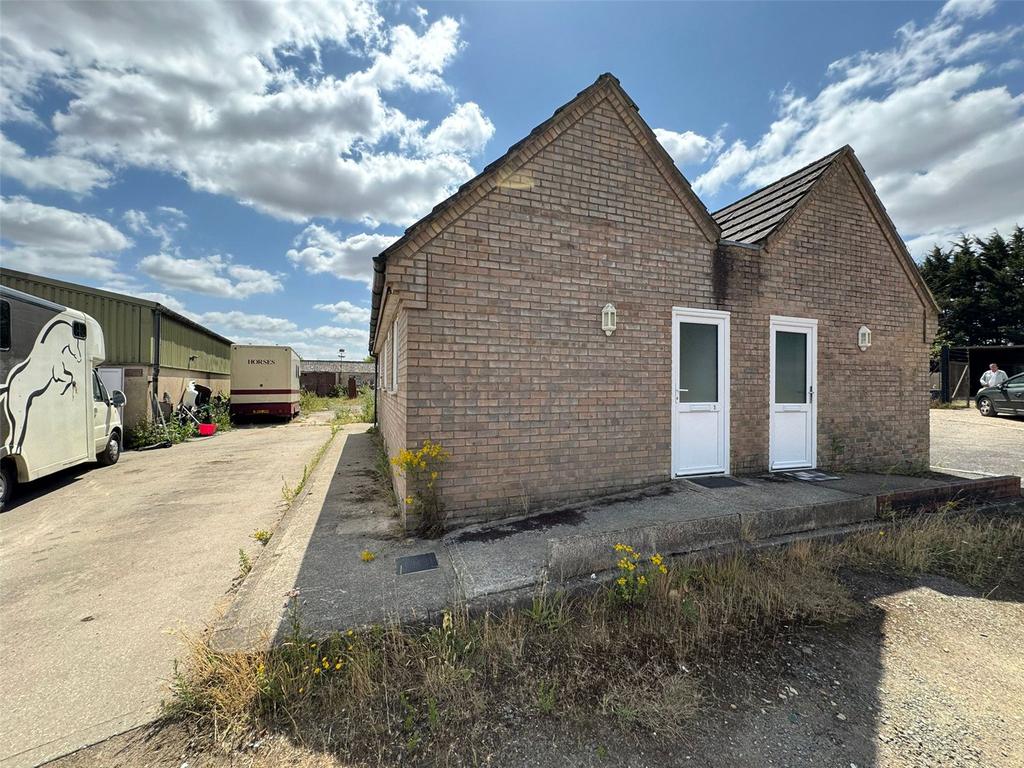 1 bedroom bungalow to rent
